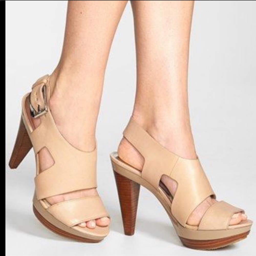 Michael Kors Carla Platform (taupe, size 7)
